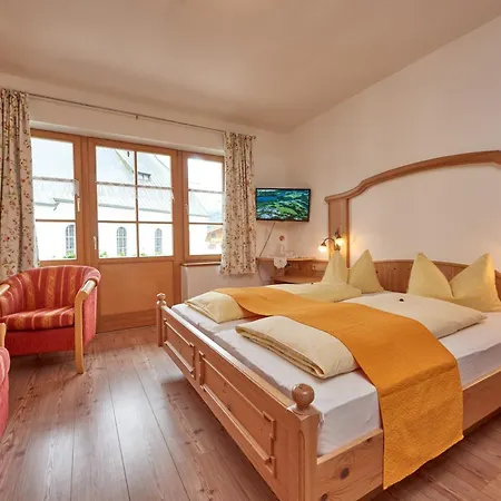 Отель Lenzenhof 3*